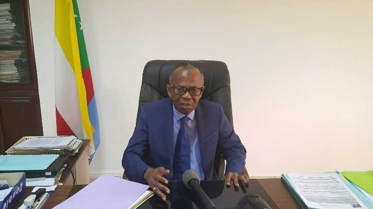 image Le ministre de l’éducation dit non à la grève de l’UDC